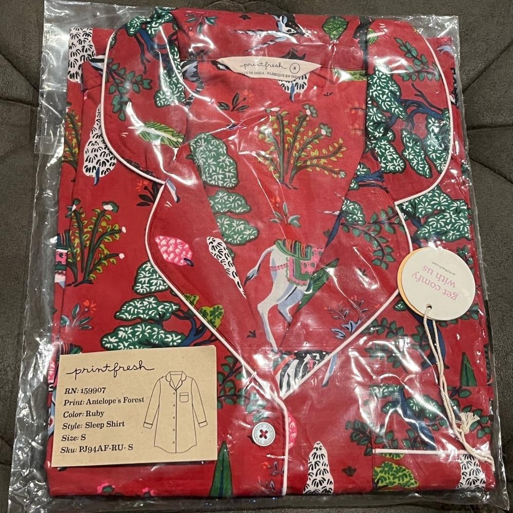 Antelope's Forest - Sleep Shirt - Ruby - S - NWT